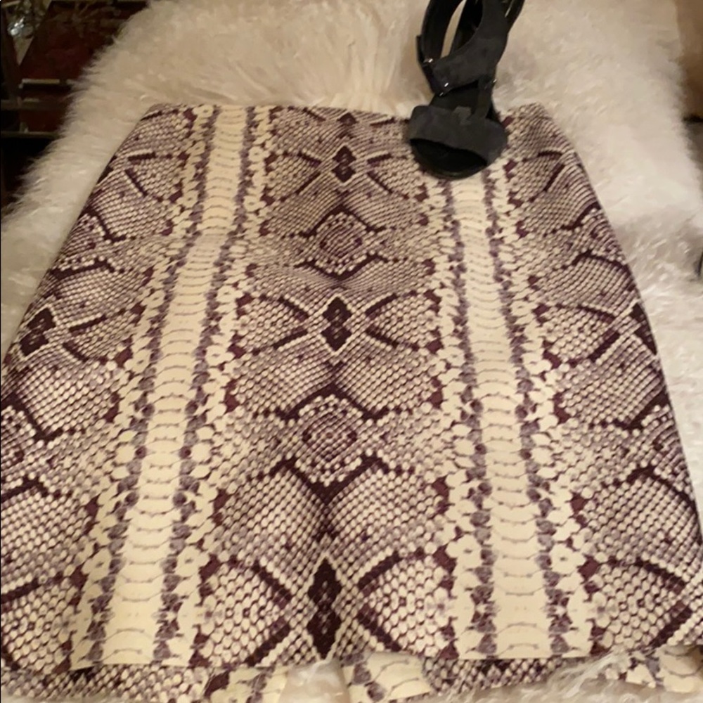 Sexy 🔥 snakeskin print JCrew pencil skirt.
